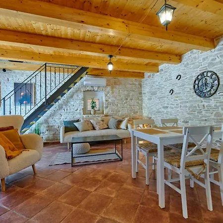 Small Stone House Apartment *