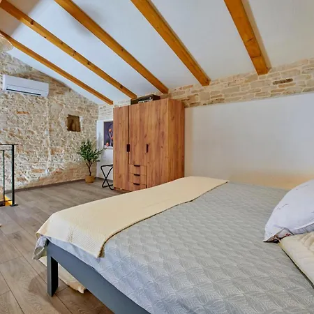 Apartment Small Stone House *